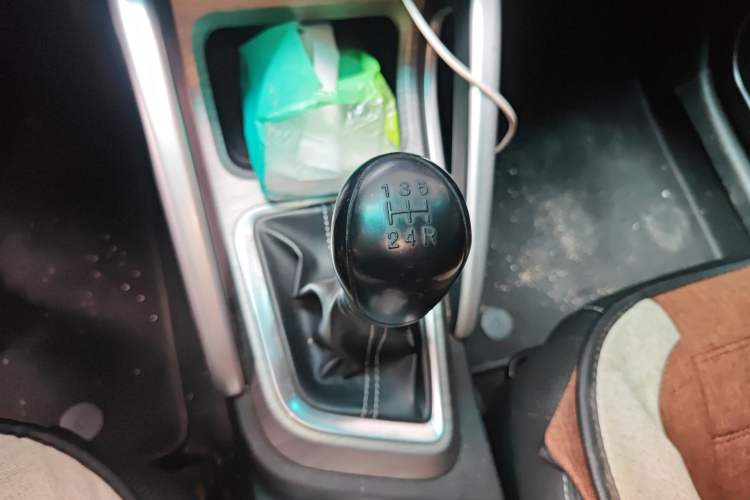 Used Geely Auto Vision X3 2017 1.5L Manual Luxury Model Gear Lever