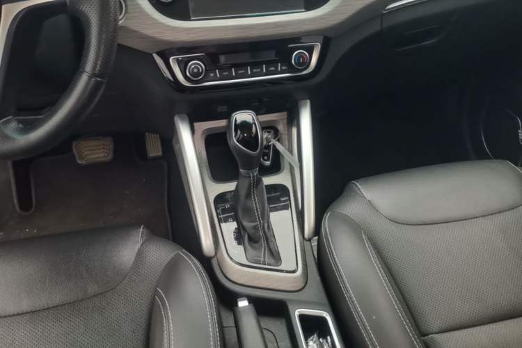 Used Geely Auto Vision X3 2017 1.5L Automatic Elite Model Gear Lever