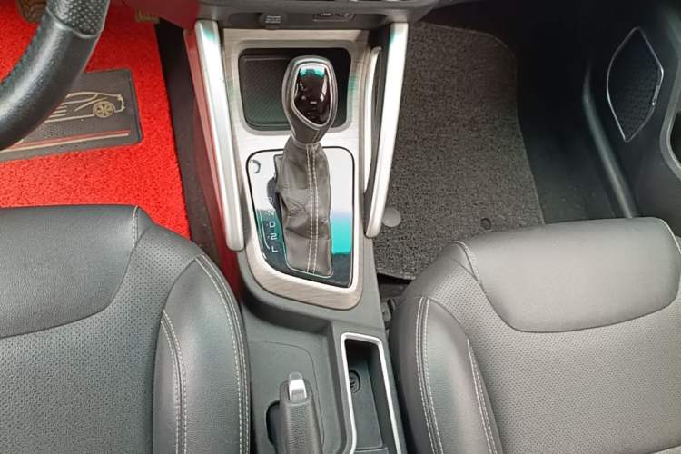 Used Geely Auto Vision X3 2017 1.5L Automatic Elite Model Gear Lever