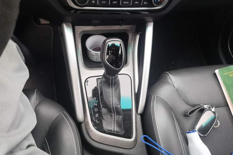 Used Geely Auto Vision X3 2017 1.5L Automatic Elite Model Gear Lever