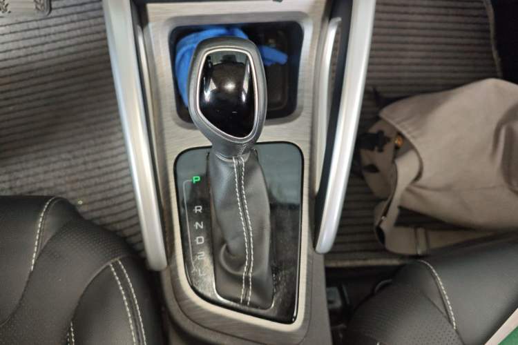 Used Geely Auto Vision X3 2017 1.5L Automatic Elite Model Gear Lever