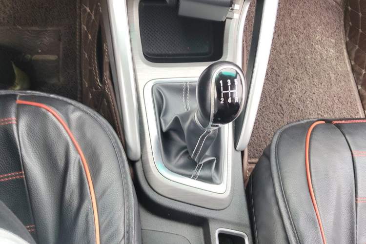 Used Geely Auto Vision X3 2017 1.5L Manual Luxury Model Gear Lever