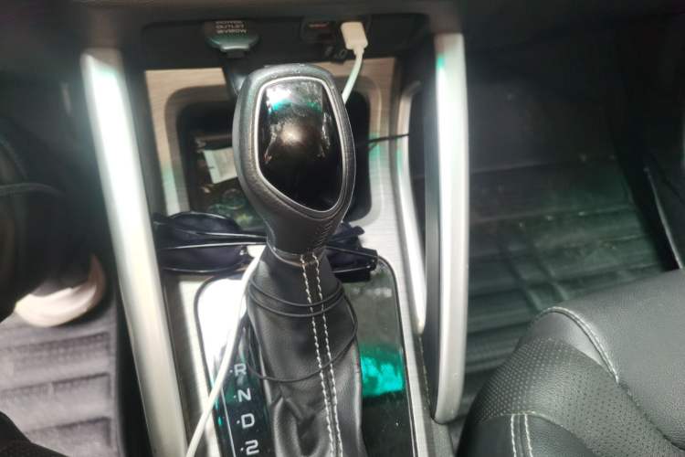 Used Geely Auto Vision X3 2017 1.5L Automatic Elite Model Gear Lever