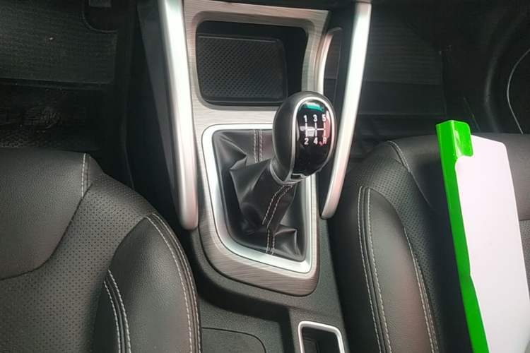 Used Geely Auto Vision X3 2017 1.5L Manual Luxury Model Gear Lever