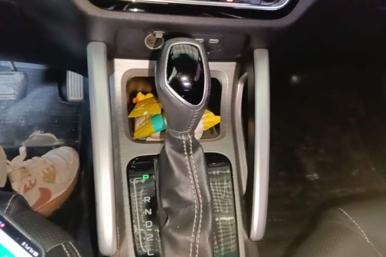 Used Geely Auto Vision X3 2017 1.5L Automatic Luxury Model Gear Lever