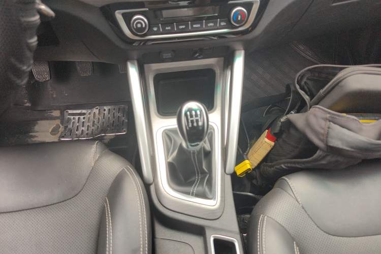 Used Geely Auto Vision X3 2017 1.5L Manual Luxury Model Gear Lever