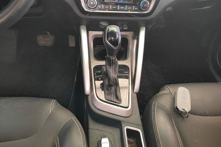 Used Geely Auto Vision X3 2017 1.5L Automatic Elite Model Gear Lever