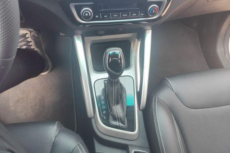 Used Geely Auto Vision X3 2017 1.5L Automatic Luxury Model Gear Lever