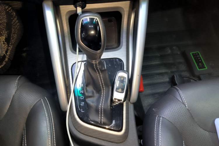 Used Geely Auto Vision X3 2017 1.5L Automatic Elite Model Gear Lever