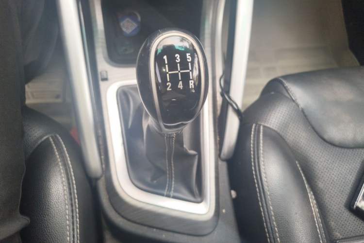 Used Geely Auto Vision X3 2017 1.5L Manual Elite Model Gear Lever