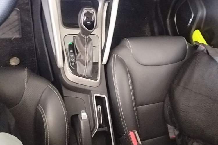 Used Geely Auto Vision X3 2017 1.5L Automatic Elite Model Gear Lever