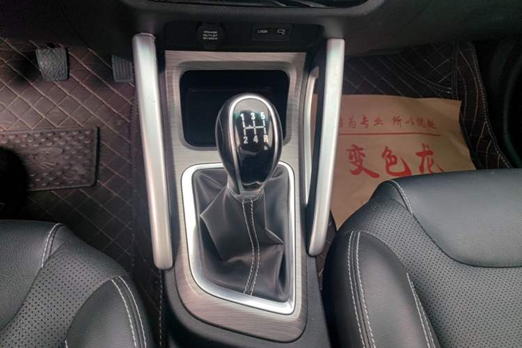 Used Geely Auto Vision X3 2017 1.5L Manual Elite Model Gear Lever