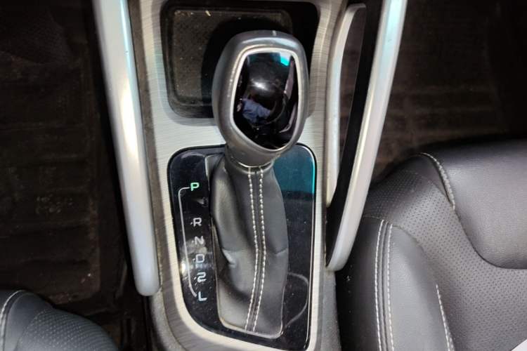 Used Geely Auto Vision X3 2017 1.5L Automatic Luxury Model Gear Lever