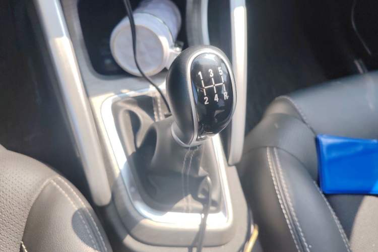 Used Geely Auto Vision X3 2017 1.5L Manual Elite Model Gear Lever