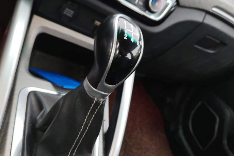 Used Geely Auto Vision X3 2017 1.5L Manual Elite Model Gear Lever