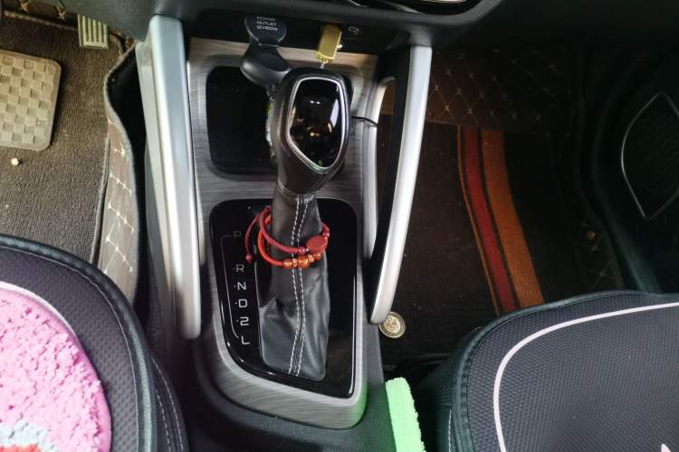 Used Geely Auto Vision X3 2017 1.5L Automatic Elite Model Gear Lever