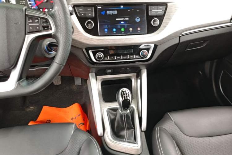 Used Geely Auto Vision X3 2017 1.5L Manual Luxury Model Gear Lever