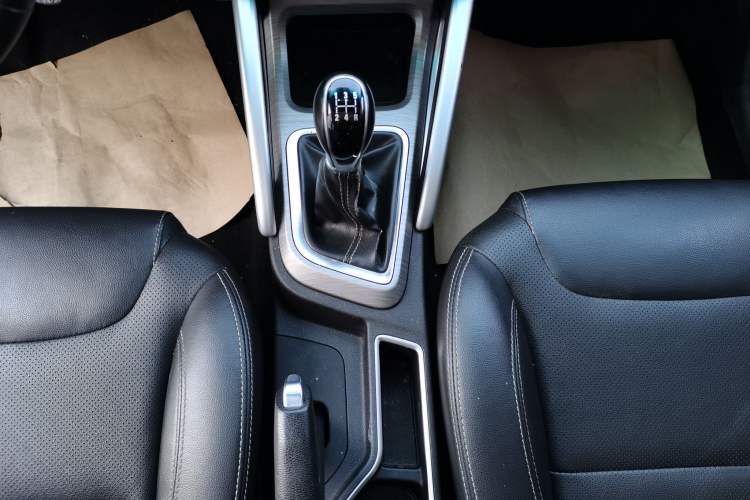Used Geely Auto Vision X3 2017 1.5L Manual Luxury Model Gear Lever