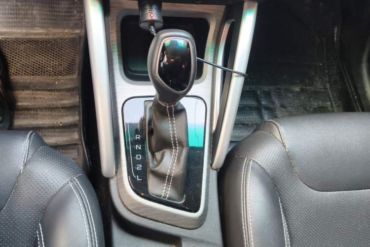 Used Geely Auto Vision X3 2017 1.5L Automatic Elite Model Gear Lever