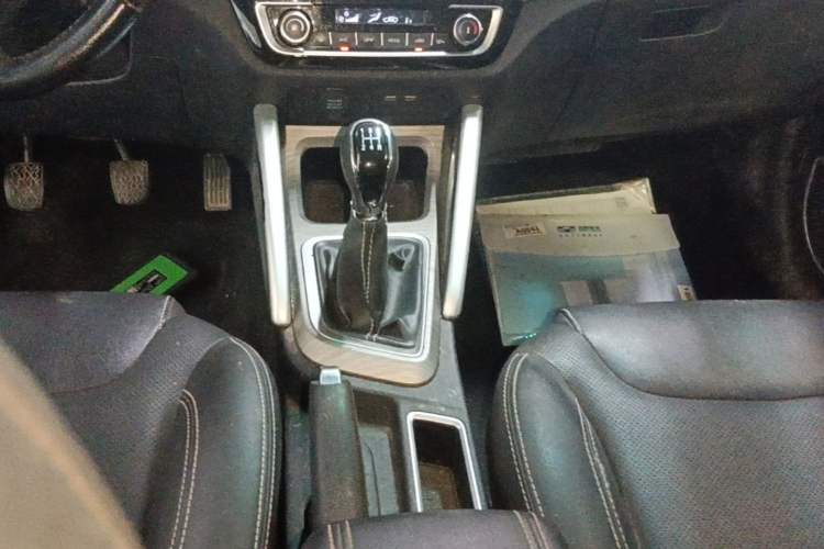 Used Geely Auto Vision X3 2017 1.5L Manual Luxury Model Gear Lever