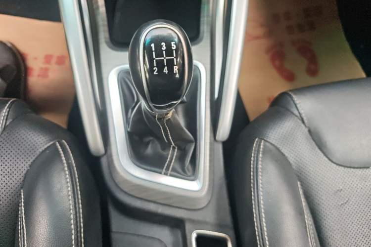 Used Geely Auto Vision X3 2017 1.5L Manual Elite Model Gear Lever