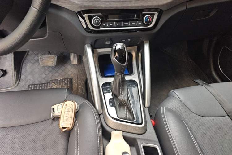 Used Geely Auto Vision X3 2017 1.5L Automatic Luxury Model Gear Lever