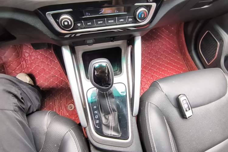 Used Geely Auto Vision X3 2017 1.5L Automatic Elite Model Gear Lever