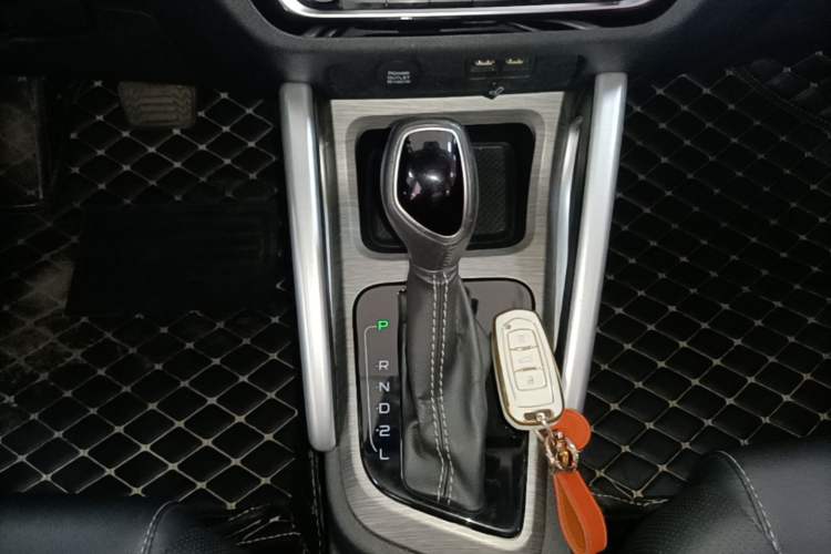 Used Geely Auto Vision X3 2017 1.5L Automatic Luxury Model Gear Lever
