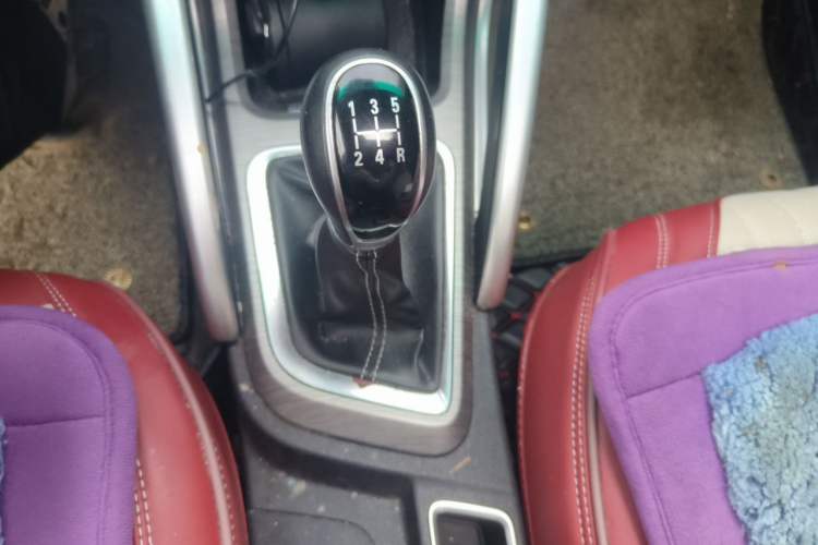 Used Geely Auto Vision X3 2017 1.5L Manual Luxury Model Gear Lever