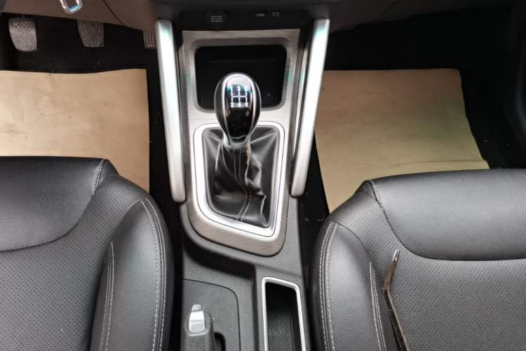 Used Geely Auto Vision X3 2017 1.5L Manual Luxury Model Gear Lever