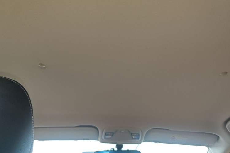 Used Geely Auto Vision X3 2017 1.5L Manual Elite Model Headliner