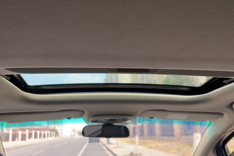 Used Geely Auto Vision X3 2017 1.5L Manual Luxury Model Headliner