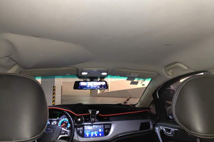 Used Geely Auto Vision X3 2017 1.5L Automatic Elite Model Headliner