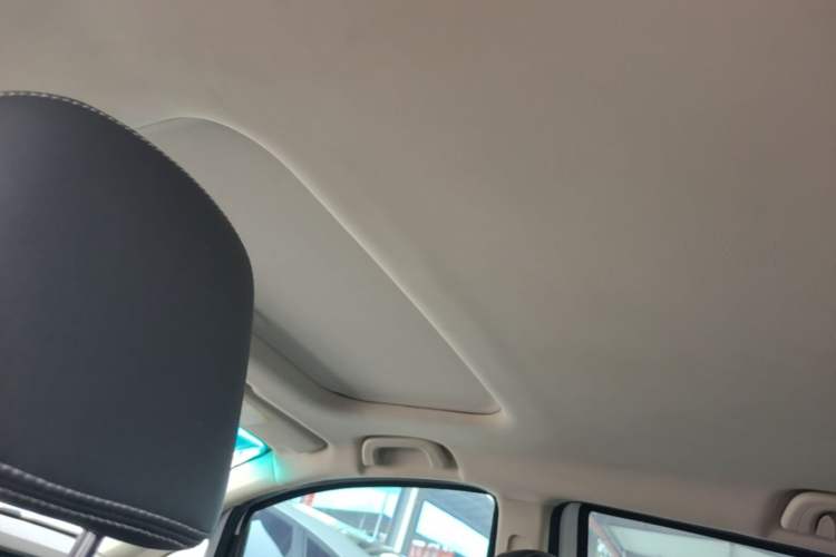 Used Geely Auto Vision X3 2017 1.5L Manual Luxury Model Headliner