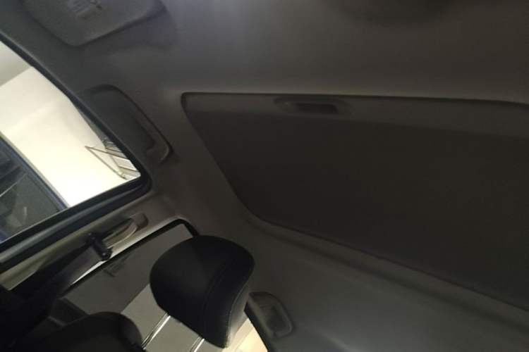Used Geely Auto Vision X3 2017 1.5L Manual Luxury Model Headliner