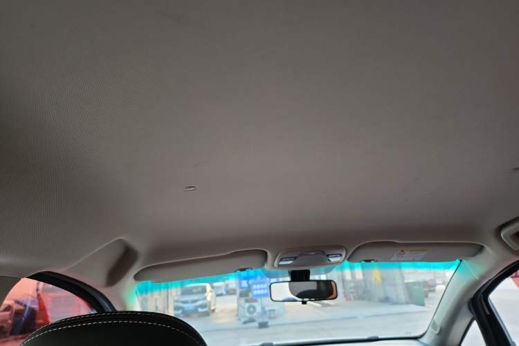 Used Geely Auto Vision X3 2017 1.5L Automatic Elite Model Headliner