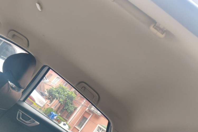 Used Geely Auto Vision X3 2017 1.5L Manual Elite Model Headliner