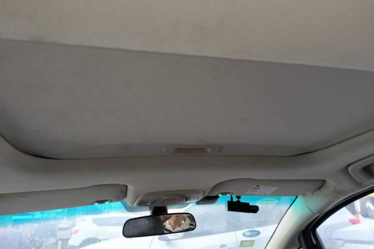 Used Geely Auto Vision X3 2017 1.5L Manual Luxury Model Headliner