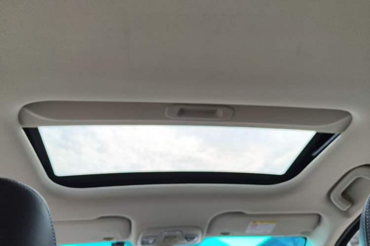 Used Geely Auto Vision X3 2017 1.5L Manual Luxury Model Headliner