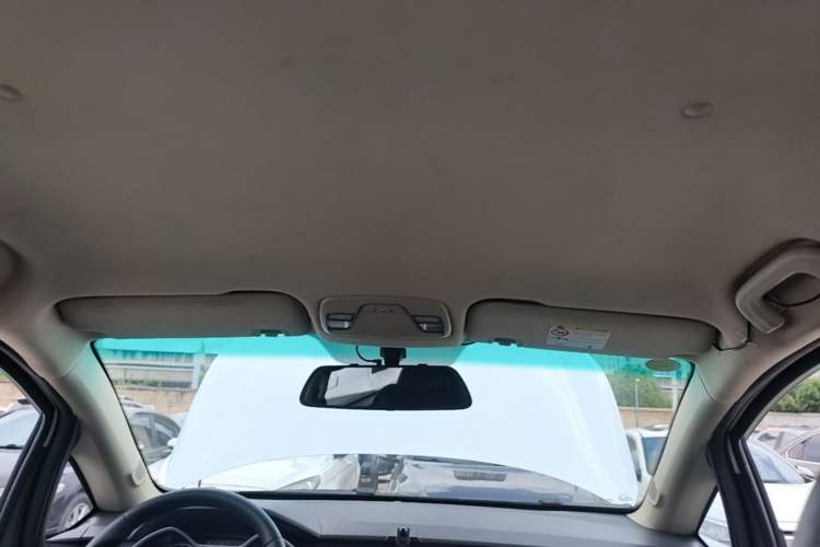 Used Geely Auto Vision X3 2017 1.5L Automatic Elite Model Headliner