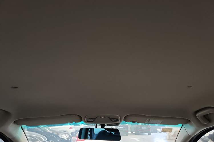 Used Geely Auto Vision X3 2017 1.5L Automatic Elite Model Headliner