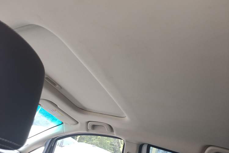 Used Geely Auto Vision X3 2017 1.5L Manual Luxury Model Headliner