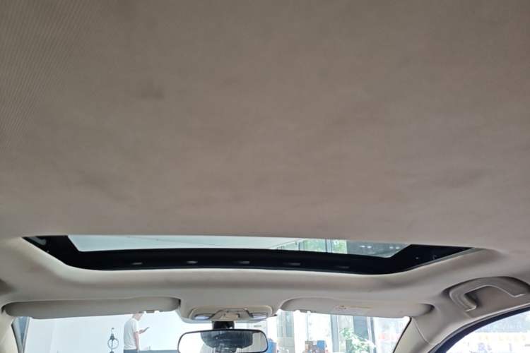 Used Geely Auto Vision X3 2017 1.5L Manual Luxury Model Headliner
