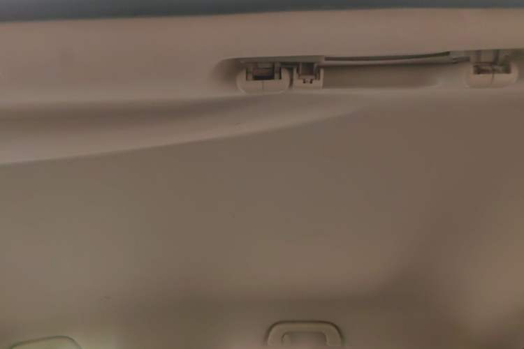 Used Geely Auto Vision X3 2017 1.5L Automatic Elite Model Headliner