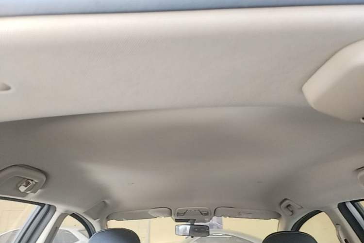 Used Geely Auto Vision X3 2017 1.5L Automatic Elite Model Headliner