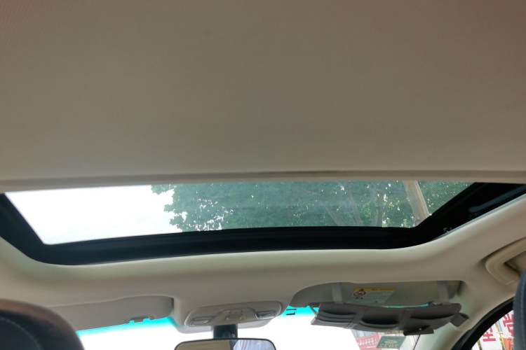 Used Geely Auto Vision X3 2017 1.5L Manual Luxury Model Headliner