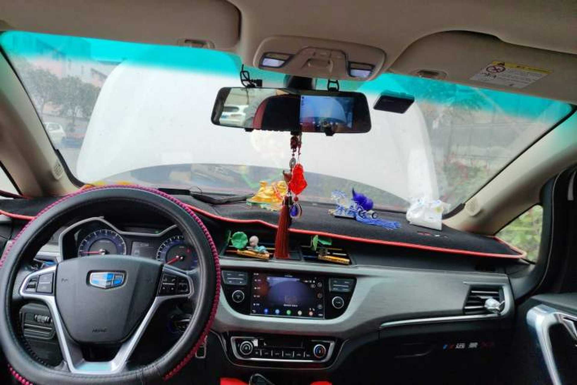 Used Geely Auto Vision X3 2017 1.5L Manual Luxury Model Headliner