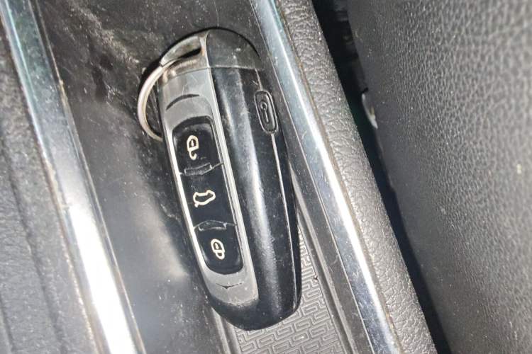 Used Geely Auto Vision X3 2017 1.5L Automatic Luxury Model Interior 1