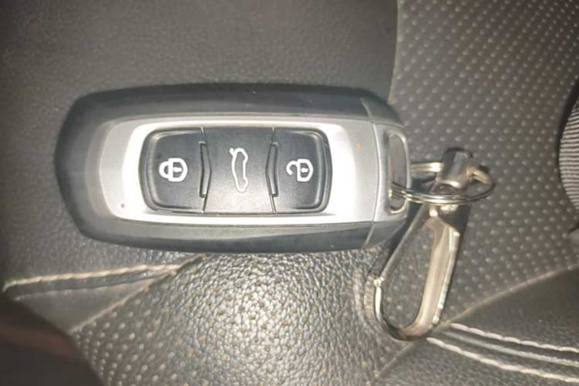Used Geely Auto Vision X3 2017 1.5L Automatic Elite Model Interior 1