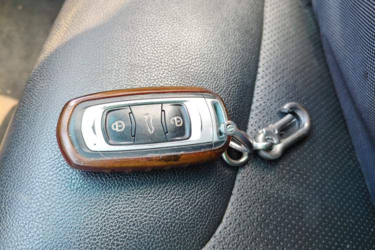 Used Geely Auto Vision X3 2017 1.5L Automatic Elite Model Interior 1